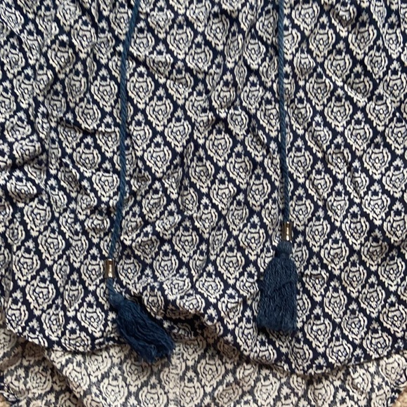 blouse - Picture 2 of 3